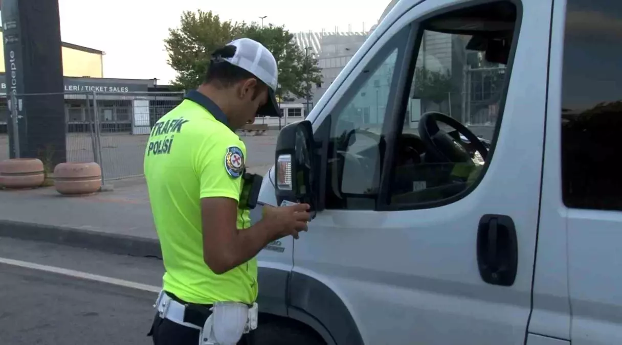 İstanbul Bakırköy’de Öğrenci Servislerine Denetim Yapıldı