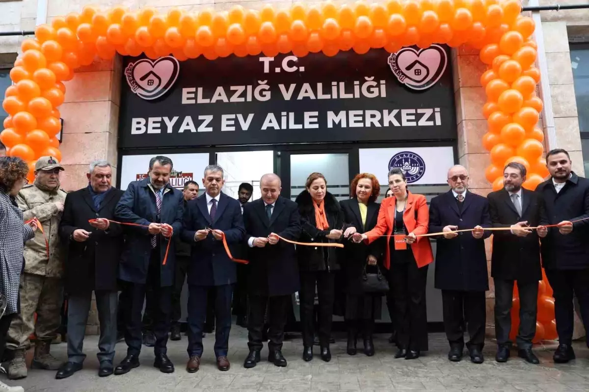 Elazığ’da Beyaz Ev Aile Merkezi Açıldı