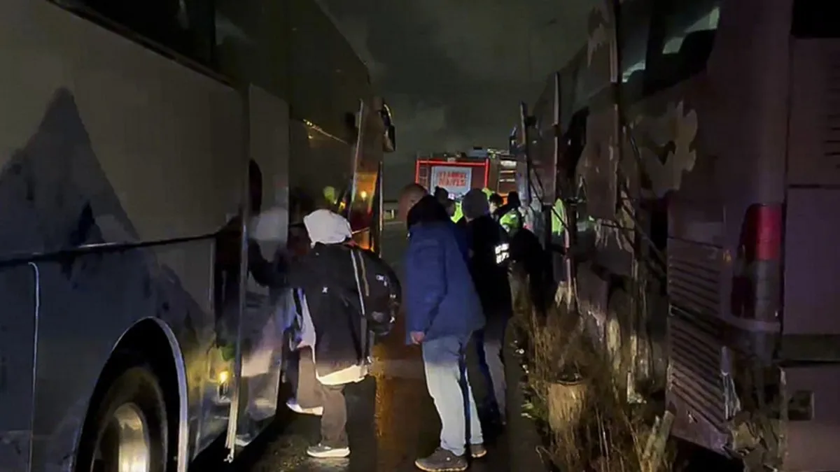 Arnavutköy’de korkutan kaza: Umreden gelenleri taşıyan otobüs şoförü kalp krizi geçirdi!